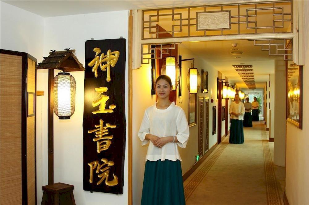 Yunnan Dianchi Garden Resort Hotel & Spa Kunming Exterior foto